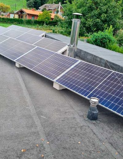 Instalación fotovoltaica placas solares 6kw sin perforaciones en Santa Cruz de Bezana (Cantabria)
