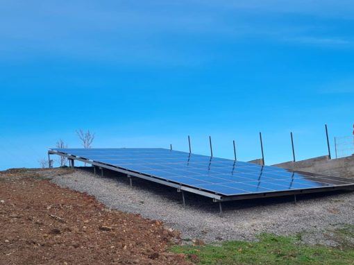 Instalación placas solares de 30kw en ladera en Reinosa (Cantabria)